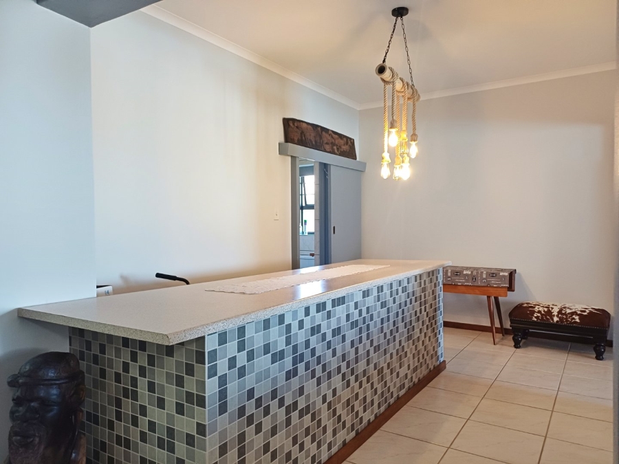 5 Bedroom Property for Sale in Fraaiuitsig Western Cape